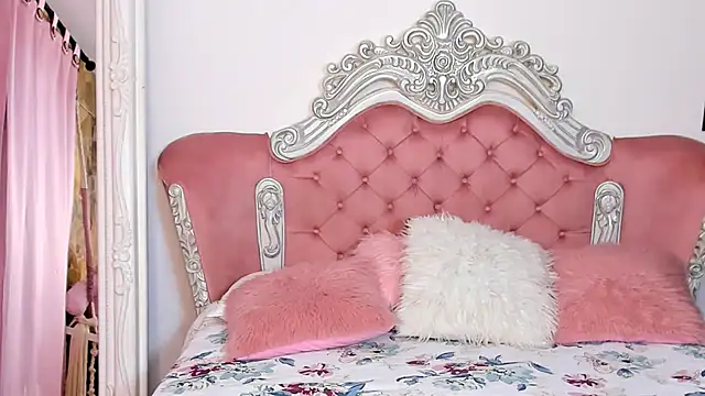 Snapshot of AngelineConnor chatting on February 2025 04:14:02 AM AngelineConnor online show from February 2025 04:14:02 AM