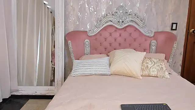 Snapshot of AngelineConnor chatting on March 2025 07:40:01 PM AngelineConnor online show from March 2025 07:40:01 PM