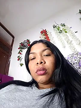 DIORA Latina online show from September 2025 05:51:01 AM