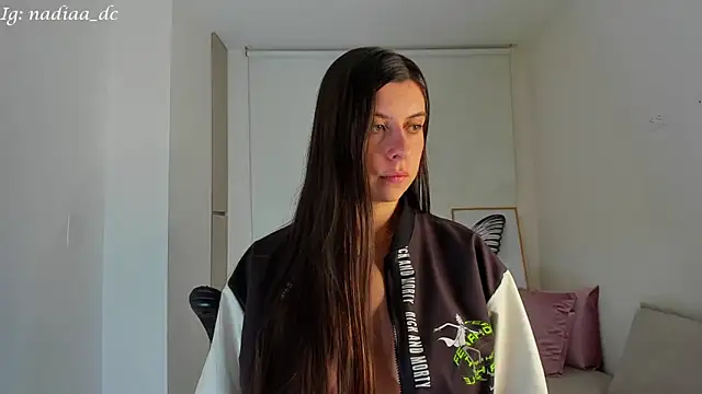 Nadiaa  online show from January 2025 04:02:02 AM