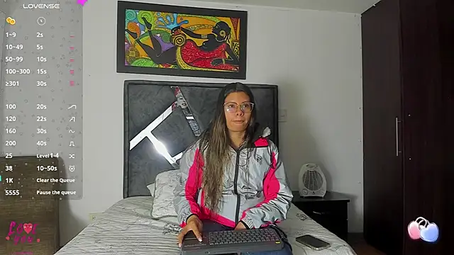 Vahiolet smith online show from October 2025 03:34:01 AM