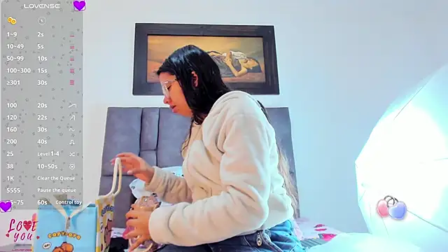 Vahiolet smith online show from March 2026 02:38:02 AM