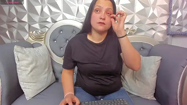 Snapshot of KataleyaStiward chatting on December 2024 03:11:01 PM KataleyaStiward online show from December 2024 03:11:01 PM