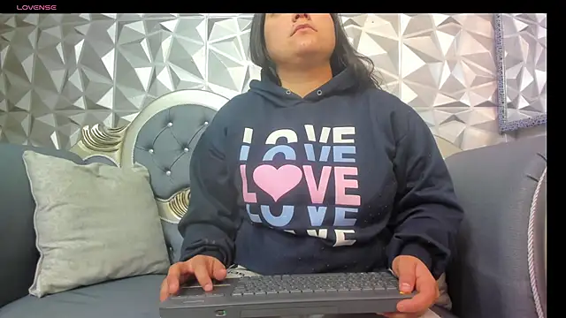 Snapshot of KataleyaStiward chatting on January 2025 01:30:01 PM KataleyaStiward online show from January 2025 01:30:01 PM