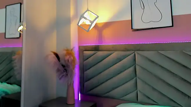 Ary thompson   online show from April 2026 12:21:01 PM