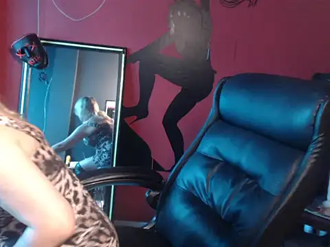 KLOE PIELL online show from February 2026 08:26:01 PM