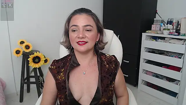Snapshot of Ghada_milf chatting on December 2024 11:02:01 PM Ghada milf online show from December 2024 11:02:01 PM