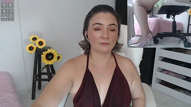 Snapshot of Ghada_milf chatting on December 2024 11:46:01 PM Ghada milf online show from December 2024 11:46:01 PM