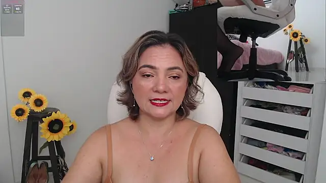 Snapshot of Ghada_milf chatting on December 2024 09:13:01 PM Ghada milf online show from December 2024 09:13:01 PM