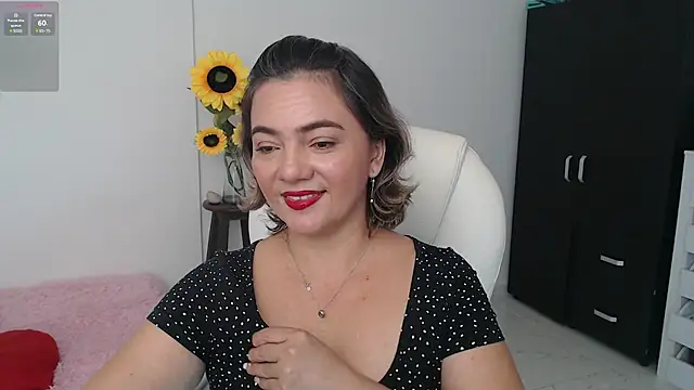 Snapshot of Ghada_milf chatting on December 2024 01:23:02 PM Ghada milf online show from December 2024 01:23:02 PM