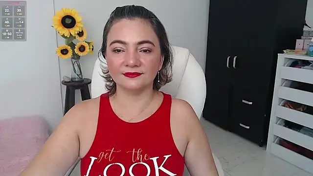Snapshot of Ghada_milf chatting on December 2024 01:07:02 PM Ghada milf online show from December 2024 01:07:02 PM