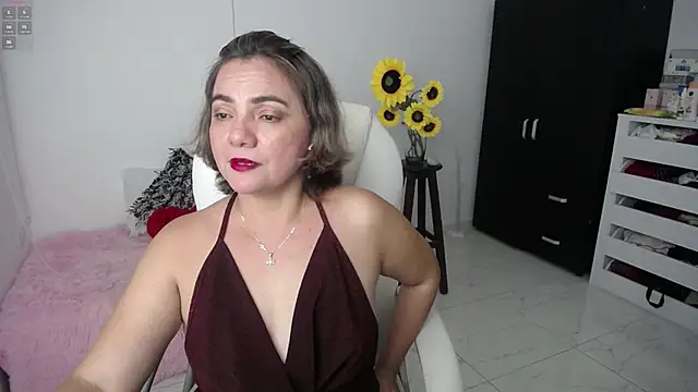 Snapshot of Ghada_milf chatting on February 2025 02:18:01 AM Ghada milf online show from February 2025 02:18:01 AM