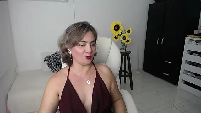 Snapshot of Ghada_milf chatting on March 2025 09:05:02 PM Ghada milf online show from March 2025 09:05:02 PM