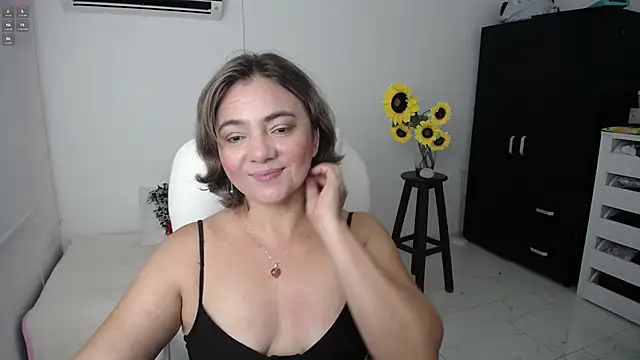 Snapshot of Ghada_milf chatting on March 2025 11:34:02 AM Ghada milf online show from March 2025 11:34:02 AM