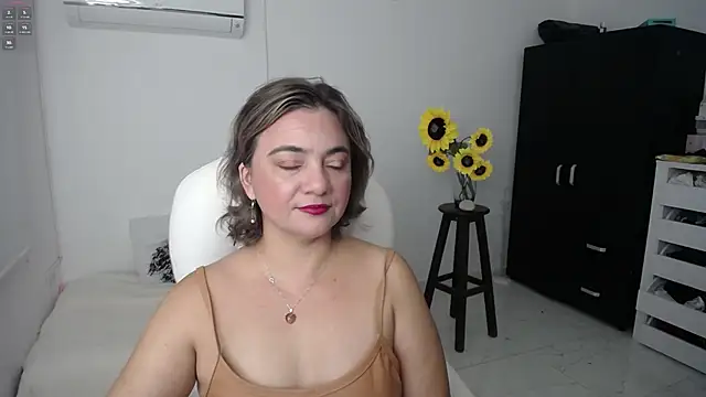 Snapshot of Ghada_milf chatting on March 2025 01:29:01 PM Ghada milf online show from March 2025 01:29:01 PM