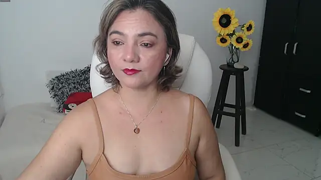 Snapshot of Ghada_milf chatting on March 2025 10:29:02 PM Ghada milf online show from March 2025 10:29:02 PM