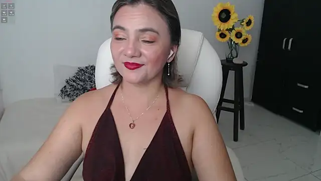 Snapshot of Ghada_milf chatting on March 2025 10:50:01 PM Ghada milf online show from March 2025 10:50:01 PM