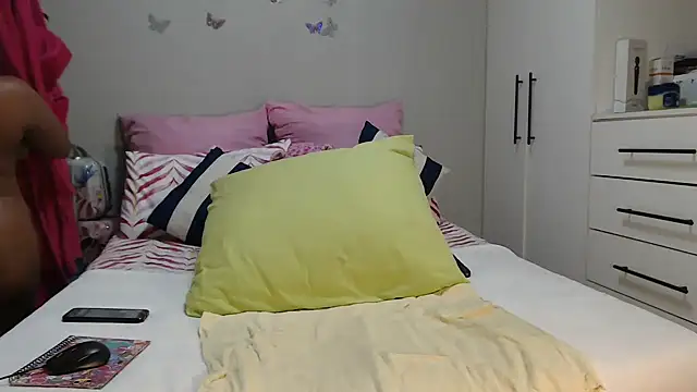 Snapshot of Amberbela chatting on May 2026 04:10:01 AM Amberbela online show from May 2026 04:10:01 AM