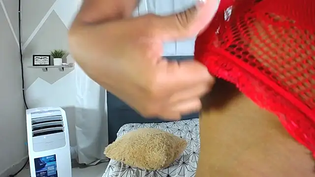 Hillary queen online show from March 2025 03:02:01 PM