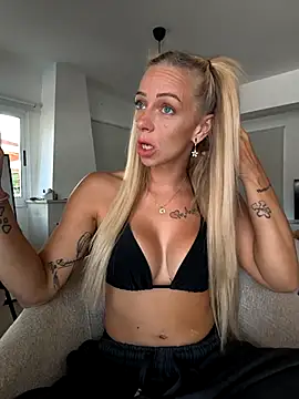 Snapshot of Lexa_xoxo chatting on May 2026 07:13:01 AM Lexa xoxo online show from May 2026 07:13:01 AM
