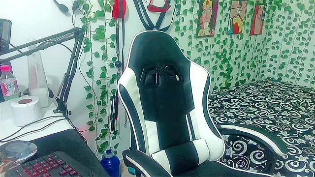 Snapshot of Andy_gray chatting on February 2026 01:01:02 PM Andy gray online show from February 2026 01:01:02 PM