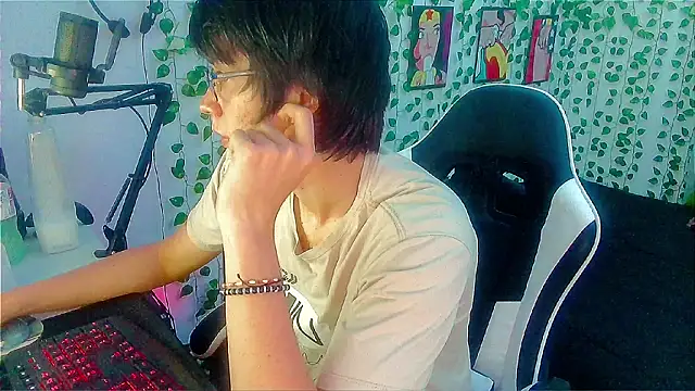 Snapshot of Andy_gray chatting on March 2026 11:27:02 AM Andy gray online show from March 2026 11:27:02 AM