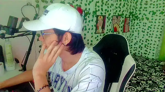 Snapshot of Andy_gray chatting on March 2026 05:06:01 PM Andy gray online show from March 2026 05:06:01 PM