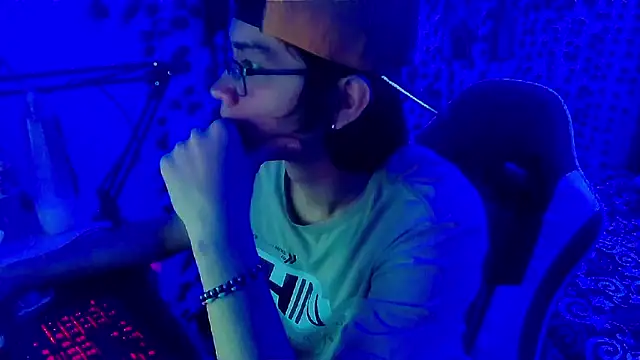 Snapshot of Andy_gray chatting on March 2026 11:24:02 AM Andy gray online show from March 2026 11:24:02 AM