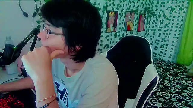 Snapshot of Andy_gray chatting on March 2026 03:17:01 PM Andy gray online show from March 2026 03:17:01 PM