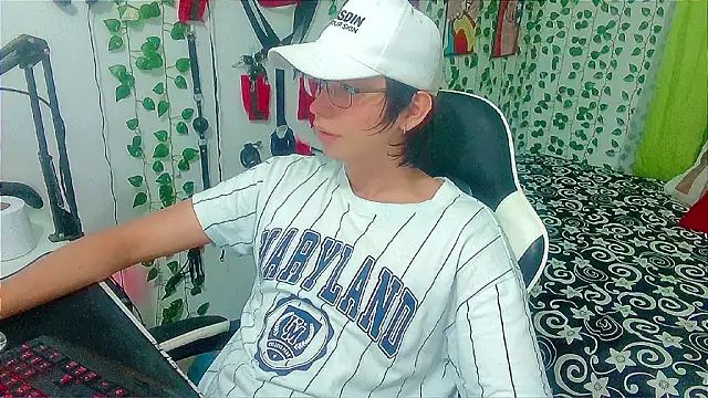 Snapshot of Andy_gray chatting on March 2026 11:44:01 PM Andy gray online show from March 2026 11:44:01 PM