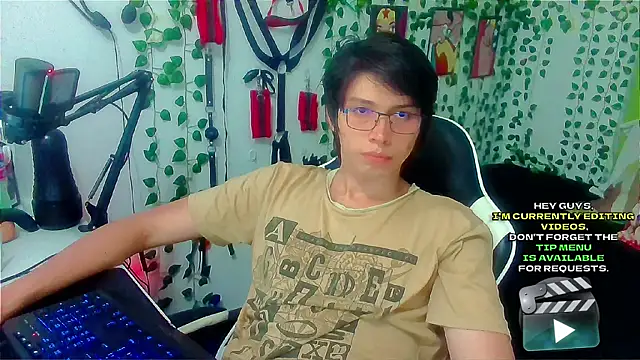 Snapshot of Andy_gray chatting on April 2026 12:16:02 AM Andy gray online show from April 2026 12:16:02 AM