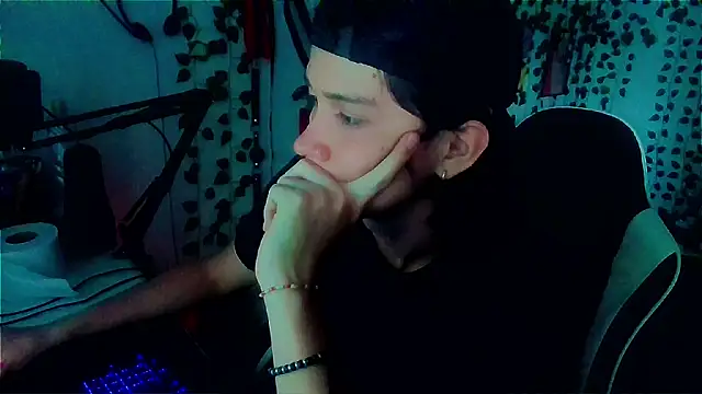 Snapshot of Andy_gray chatting on April 2026 06:36:02 PM Andy gray online show from April 2026 06:36:02 PM