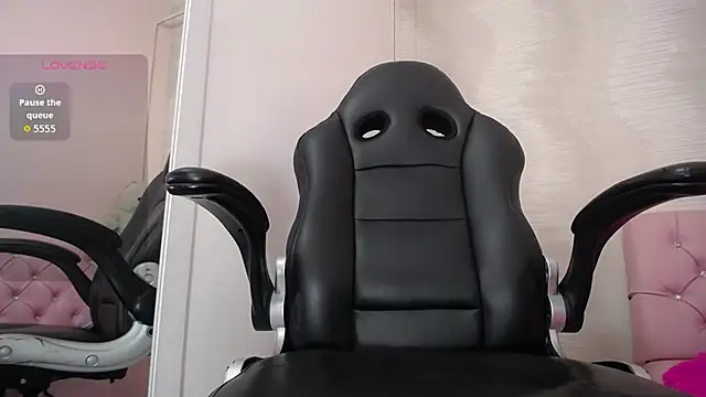 lauraguzman online show from October 2025 03:15:02 AM