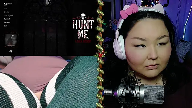 Snapshot of EmGreens chatting on December 2024 04:30:02 AM EmGreens online show from December 2024 04:30:02 AM