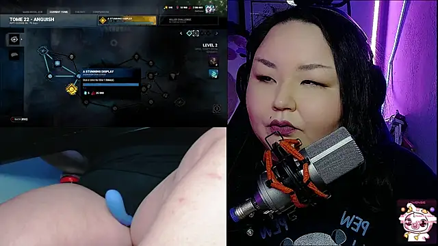 Snapshot of EmGreens chatting on February 2025 08:22:02 AM EmGreens online show from February 2025 08:22:02 AM