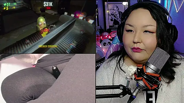 Snapshot of EmGreens chatting on March 2025 06:21:02 AM EmGreens online show from March 2025 06:21:02 AM