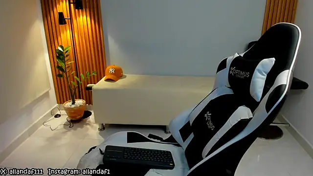 dafboy1 online show from January 2025 12:48:02 AM