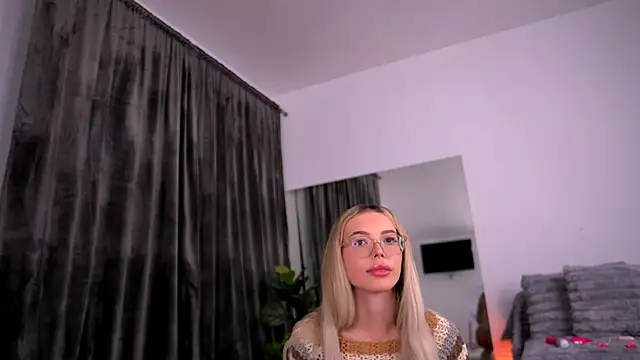 KylieJoyce online show from October 2025 08:09:02 PM