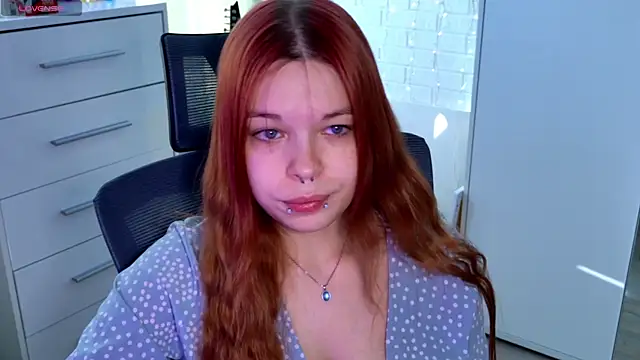 Snapshot of ValBae chatting on June 2026 07:24:02 AM ValBae online show from June 2026 07:24:02 AM