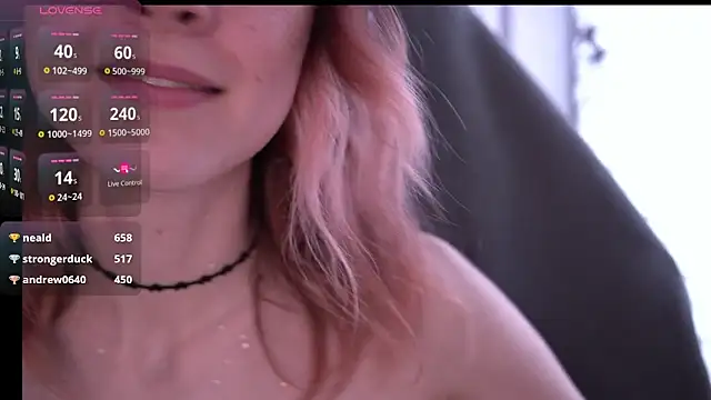 Snapshot of juliapie chatting on March 2025 09:24:02 AM juliapie online show from March 2025 09:24:02 AM