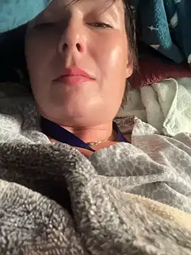 KatieBARBiE98 online show from December 2024 01:57:02 PM