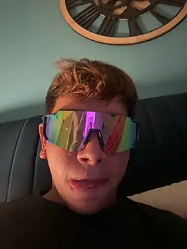 calleaaaa online show from October 2025 10:14:02 AM