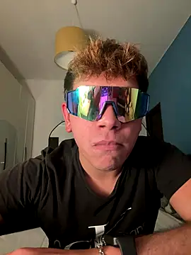 calleaaaa online show from November 2025 06:26:01 PM