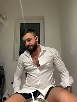 Snapshot of LoveIsBlind_ chatting on December 2024 01:36:01 AM LoveIsBlind  online show from December 2024 01:36:01 AM