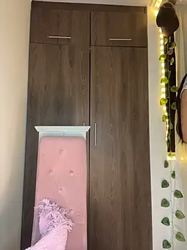 lina pink online show from February 2026 05:06:01 AM