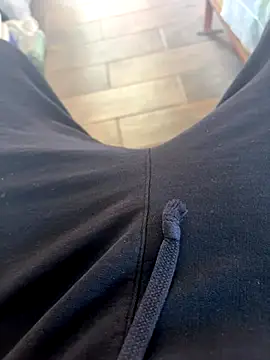 josle24 online show from December 2025 06:28:01 PM