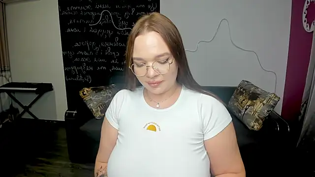 AnitaMays online show from November 2025 01:00:01 PM