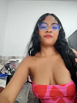 DAFNNEE ROSS online show from October 2025 03:38:02 PM