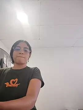 DAFNNEE ROSS online show from October 2025 02:30:01 PM