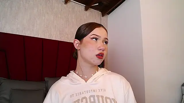 Snapshot of Roxie-Summers11 chatting on January 2025 12:31:02 PM Roxie-Summers11 online show from January 2025 12:31:02 PM